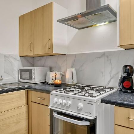 Cosy 2-Bedroom Flat Paddington Londra Esterno foto